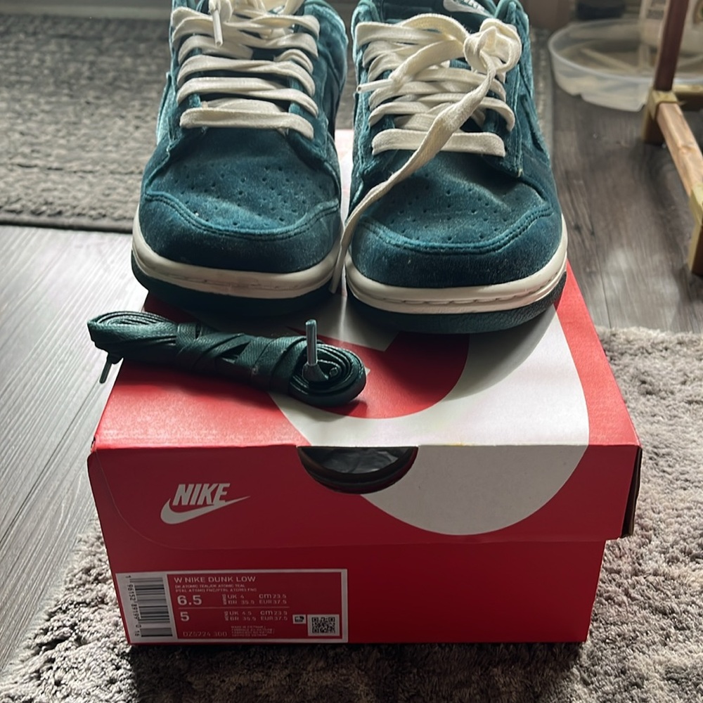 Nike Dunks - Picture 2 of 4